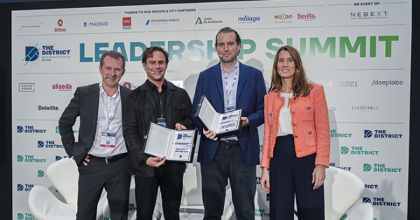 The District 2024 reconoce a Stoneshield